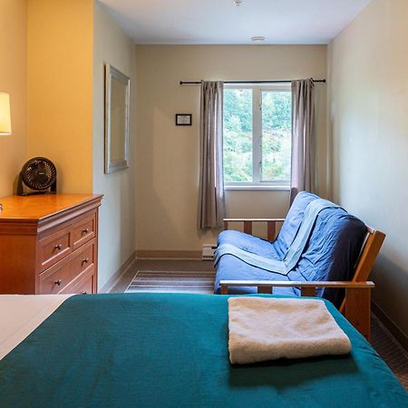 Squamish Adventure Inn מראה חיצוני תמונה
