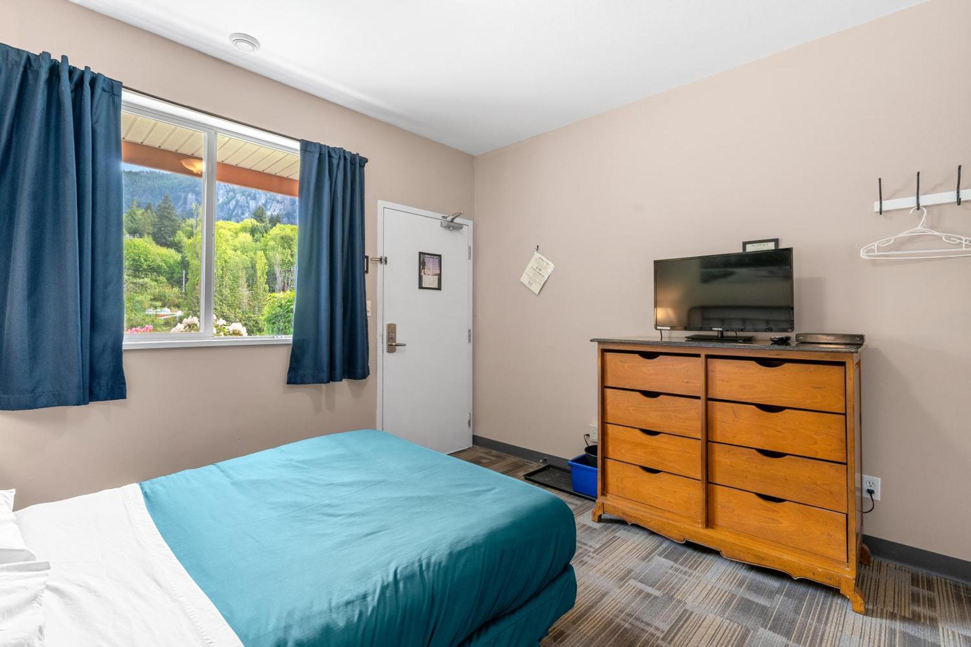 Squamish Adventure Inn מראה חיצוני תמונה