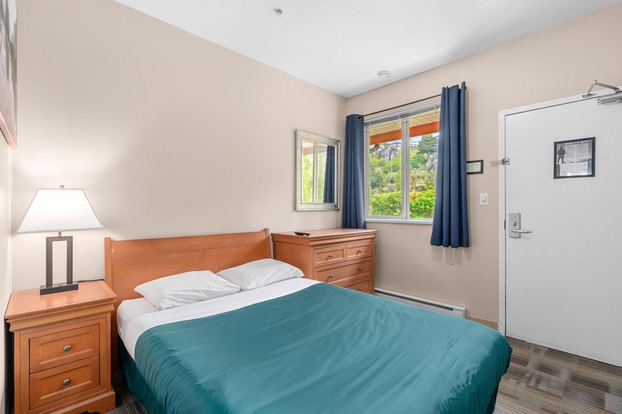 Squamish Adventure Inn מראה חיצוני תמונה
