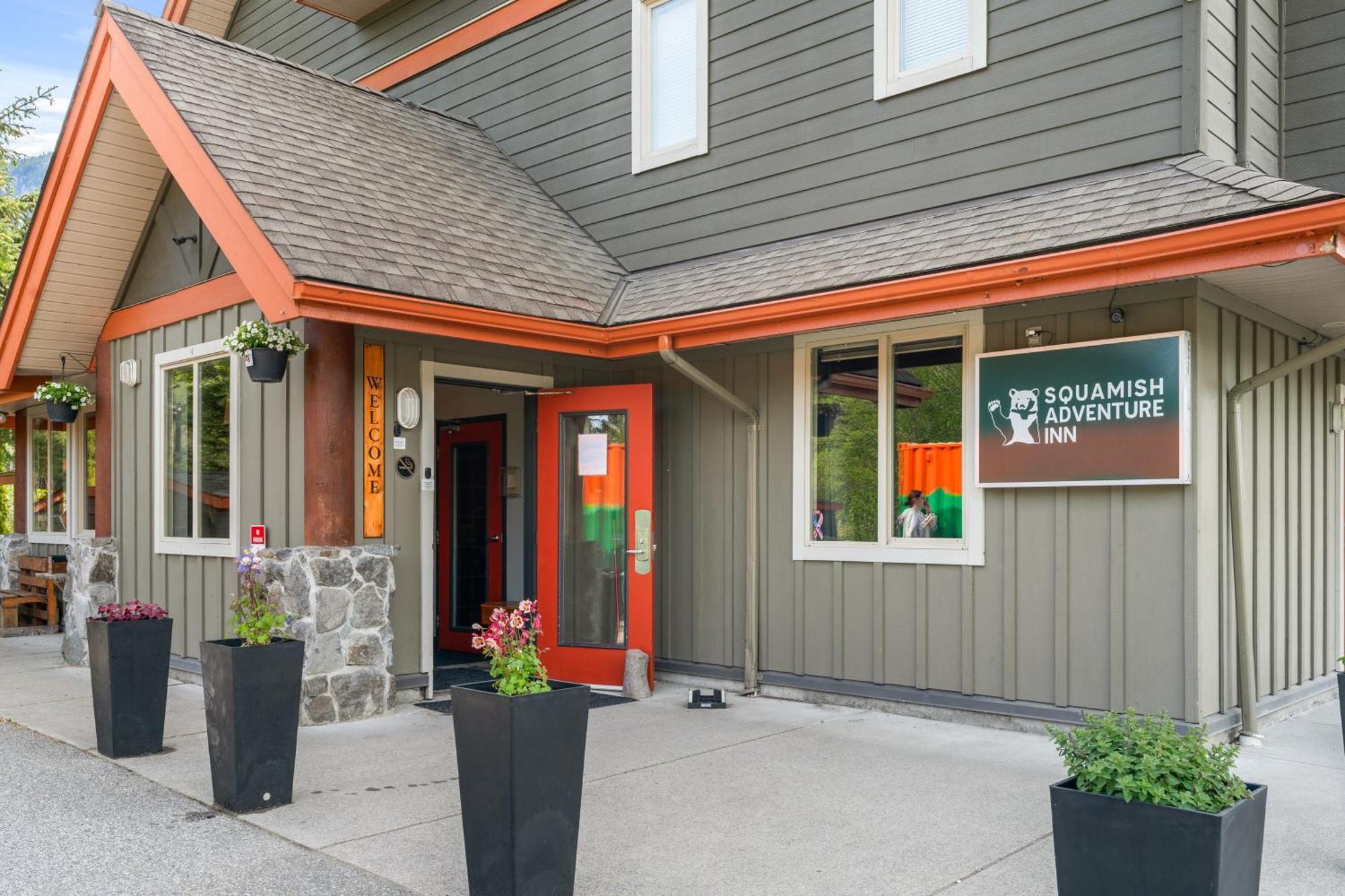 Squamish Adventure Inn מראה חיצוני תמונה