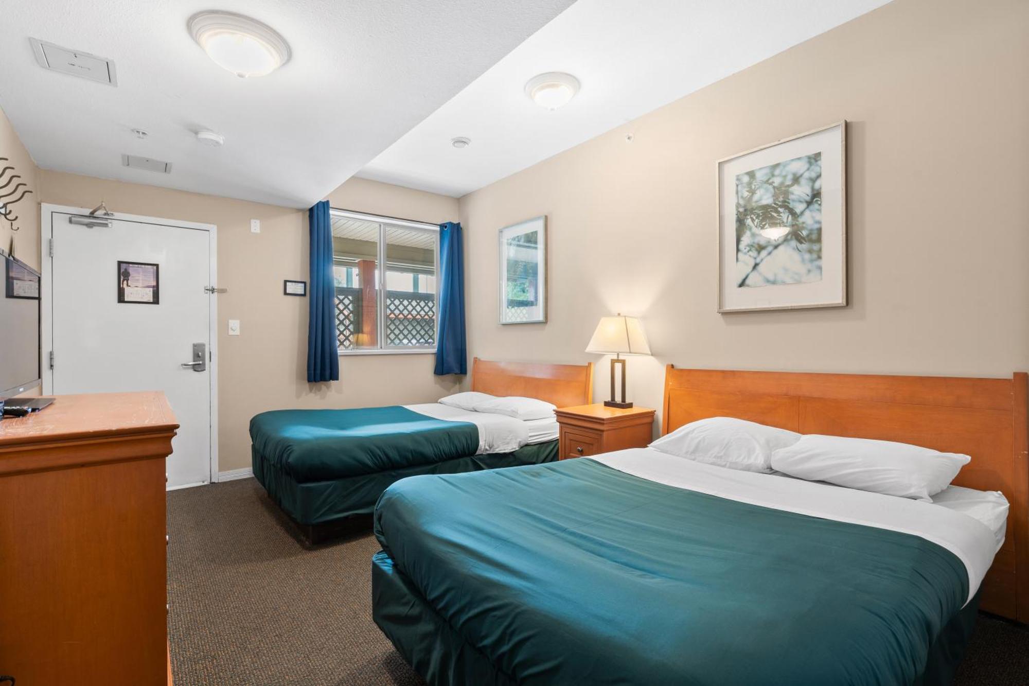 Squamish Adventure Inn מראה חיצוני תמונה