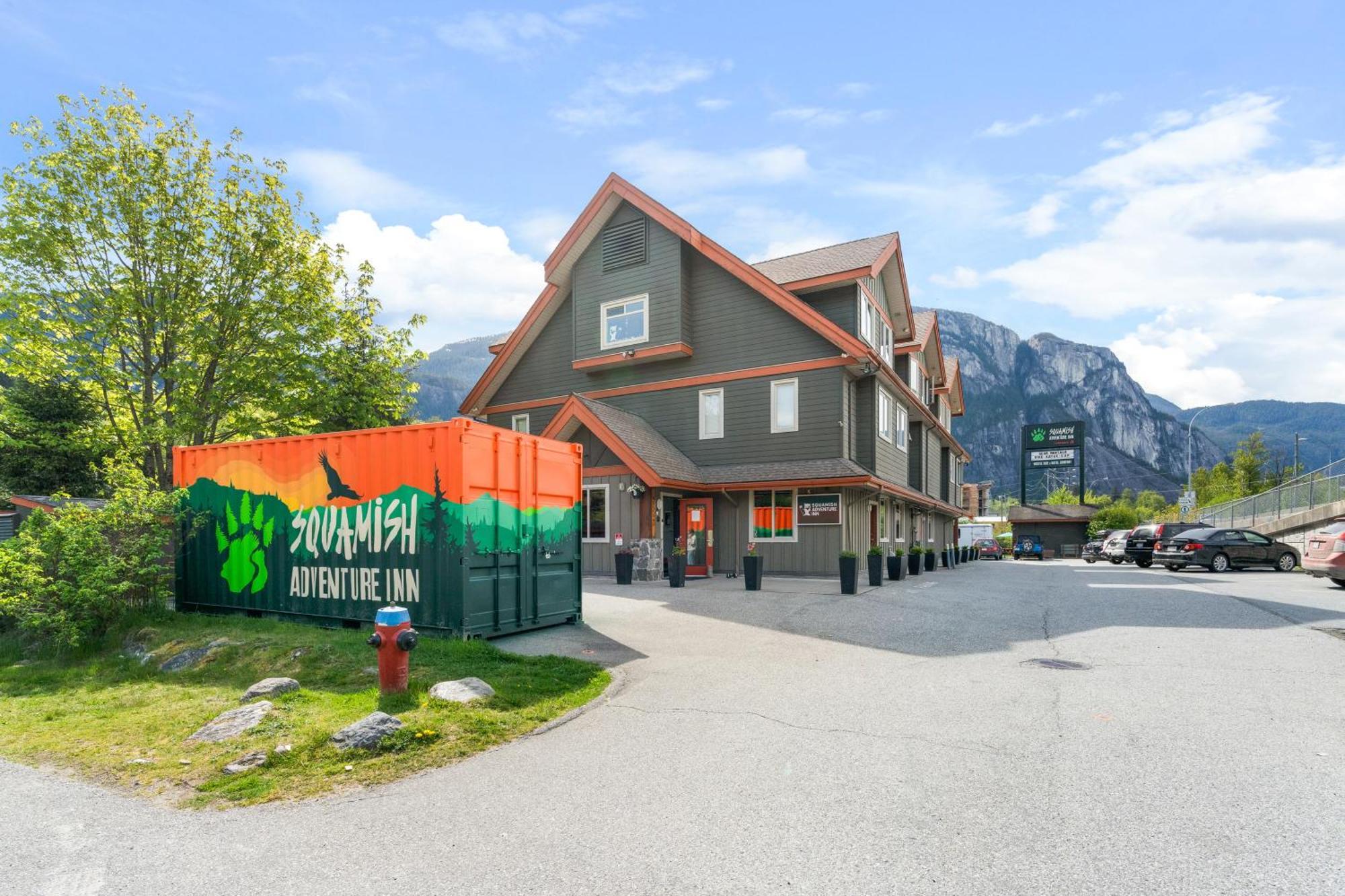 Squamish Adventure Inn מראה חיצוני תמונה
