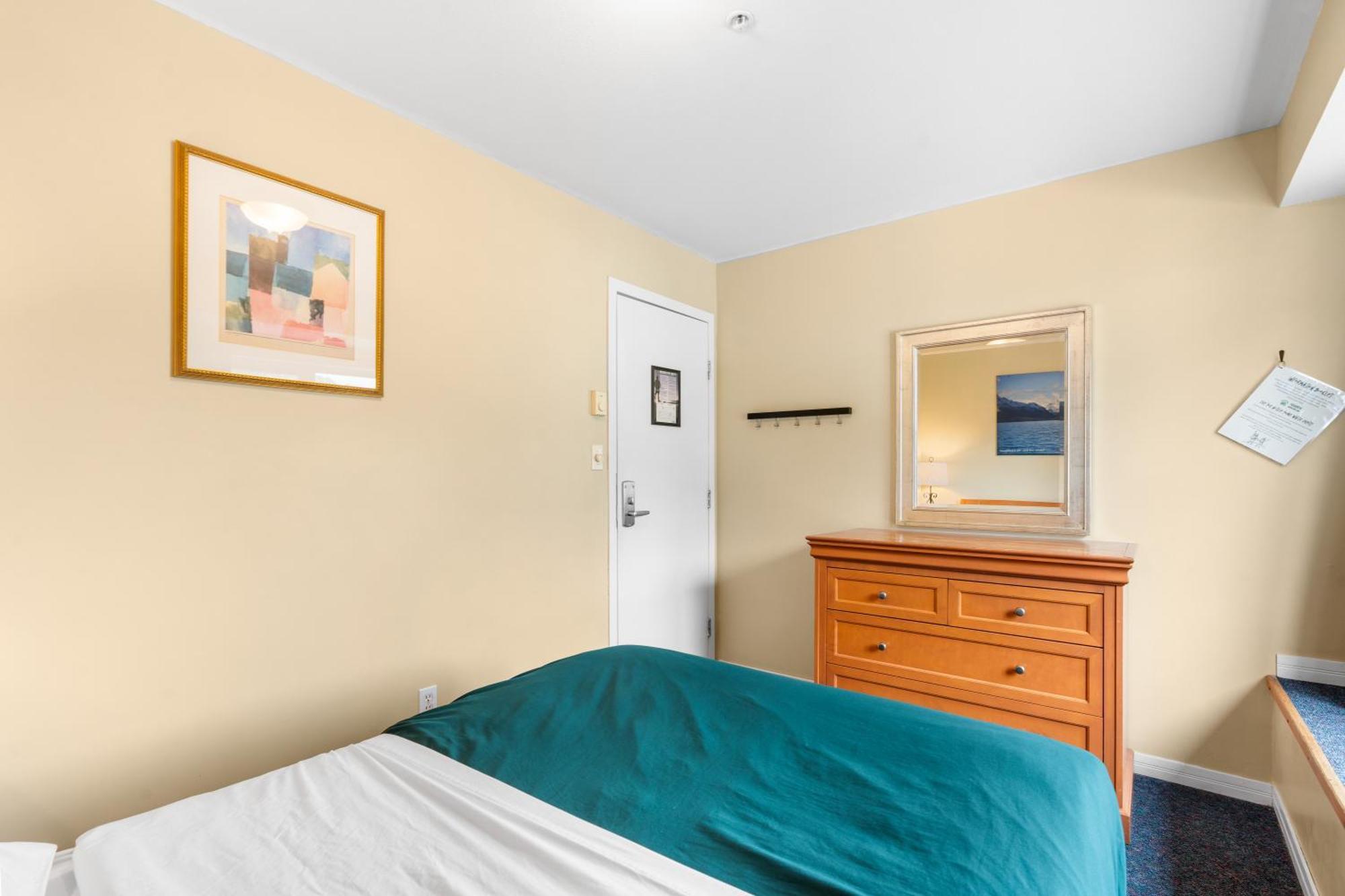 Squamish Adventure Inn חדר תמונה