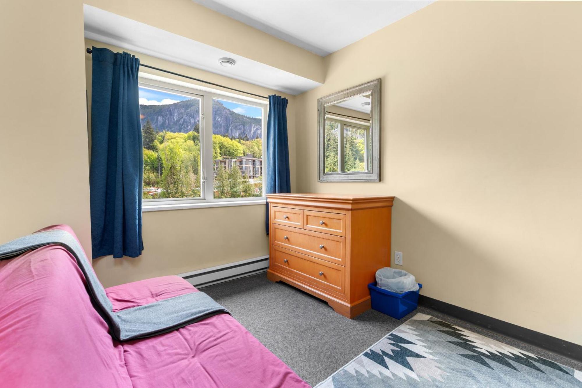 Squamish Adventure Inn חדר תמונה