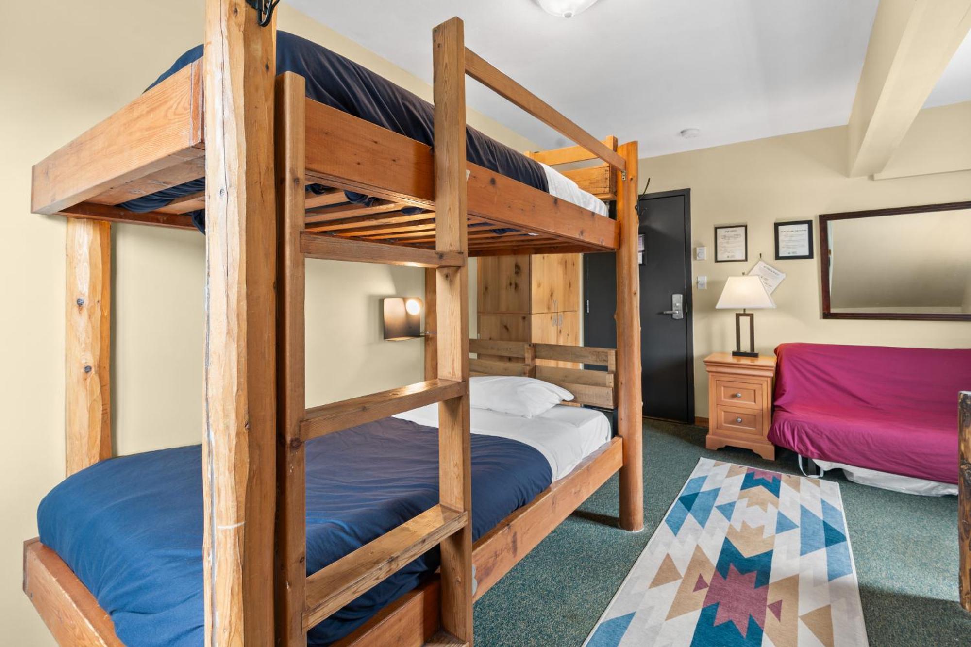 Squamish Adventure Inn חדר תמונה