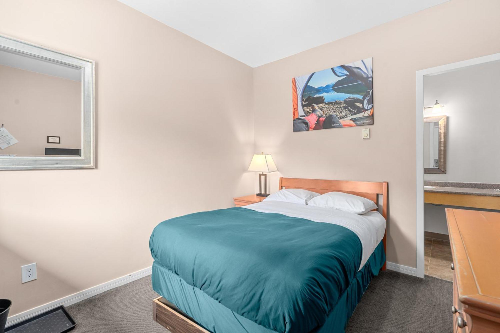 Squamish Adventure Inn חדר תמונה