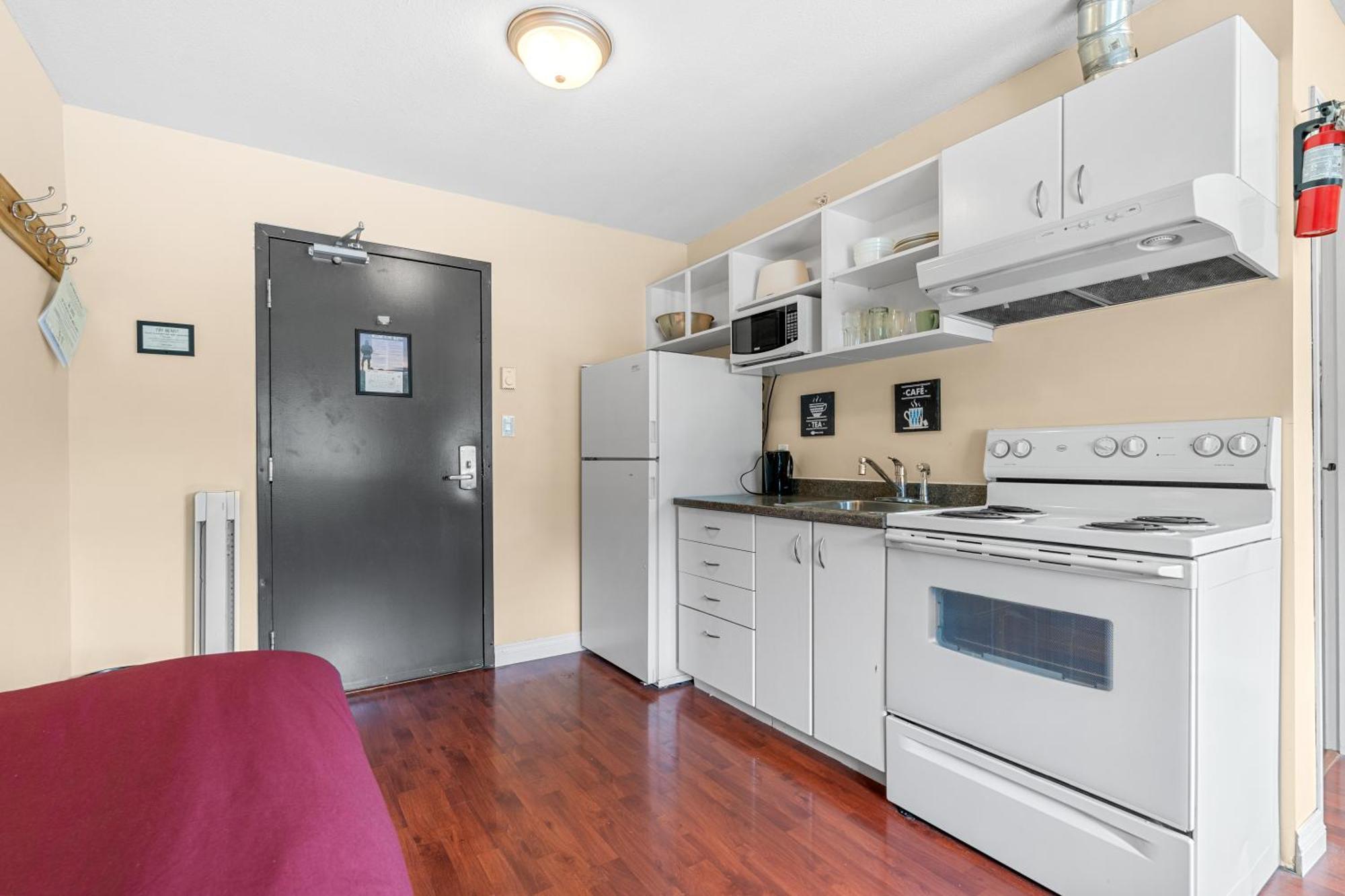 Squamish Adventure Inn חדר תמונה
