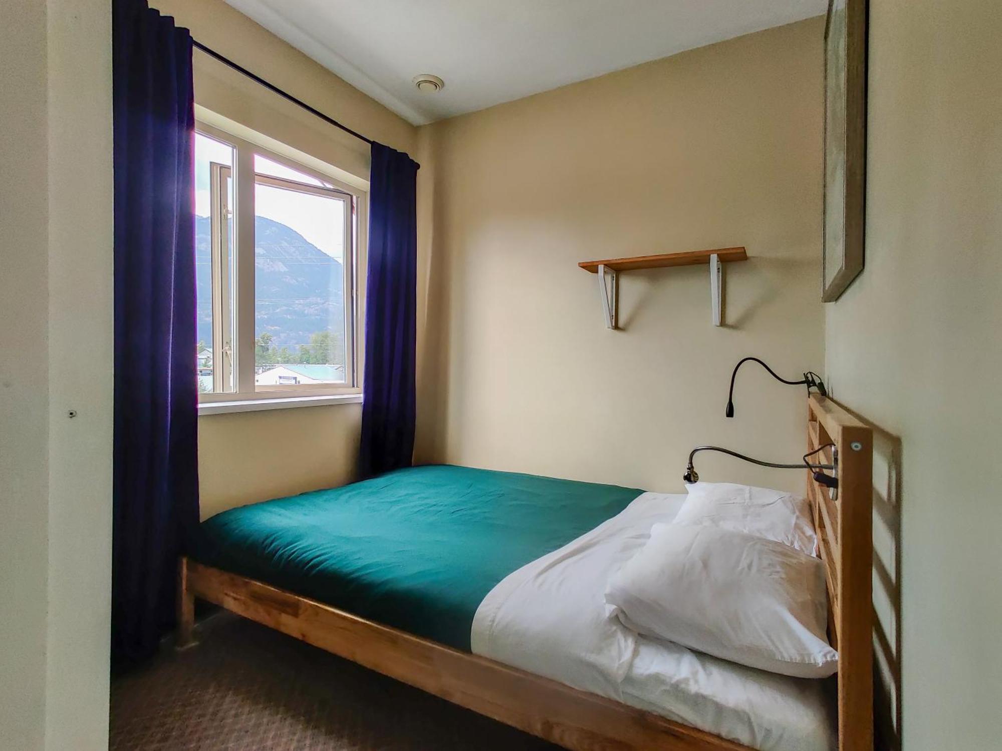 Squamish Adventure Inn מראה חיצוני תמונה
