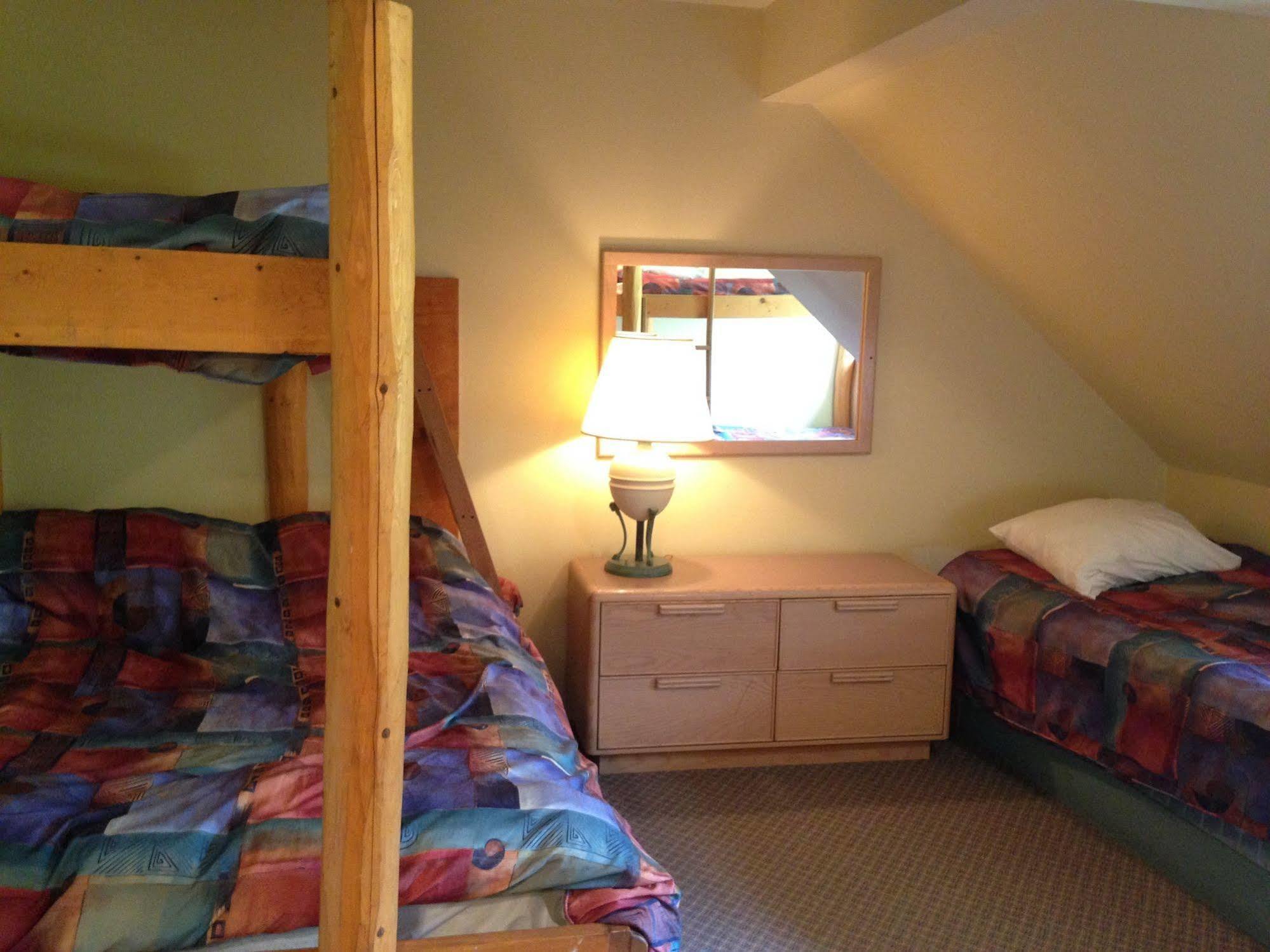 Squamish Adventure Inn מראה חיצוני תמונה